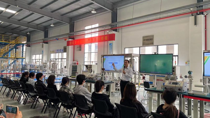 结构胶粘剂粘接效果解析：不同材质粘接的关键考量**